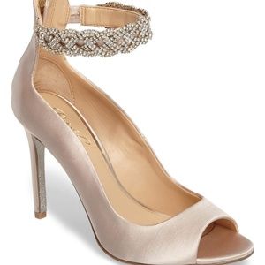 Jewel Badgley Mischka. Wedding/ Prom Shoes